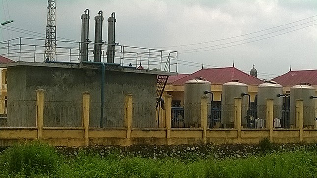 Nhà máy nước sạch nằm đối diện với UBND xã Xuân Dương.